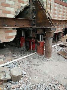 錨桿靜壓樁托換 錨桿靜壓樁托換