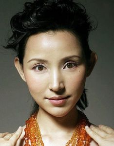 希莉娜依 希莉娜依