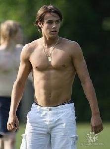 尼克塔·費拉托夫 尼克塔·費拉托夫