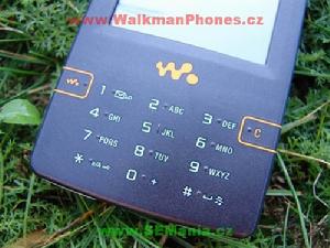 索尼愛立信 w950瞄準iPodnano索愛音樂機皇W950點評