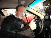 尼爾&middot;布希試駕陸地方舟汽車