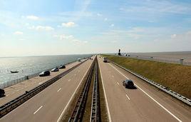 阿夫魯戴克攔海大壩 阿夫魯戴克攔海大壩