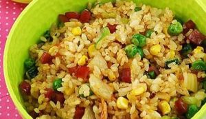 泡菜炒香腸蔬菜飯 泡菜炒香腸蔬菜飯