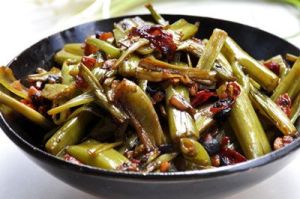 豉椒煸菜梗 豉椒煸菜梗