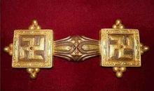 “卍”雍仲萬字組成的“雍仲恰幸”