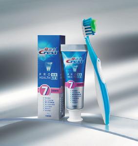 選用緩解過敏的牙膏如佳潔士抗敏感護理