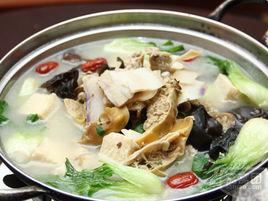 河蚌鹹肉豆腐湯