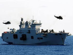 英國“海洋”號直升機兩棲攻擊艦