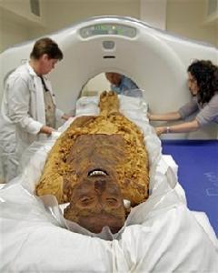（圖）計算機掃描發現，木乃伊“霍爾小姐”本是男兒身