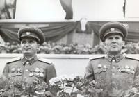 1953年5月1日，薩拉揚和齊奧塞斯庫在檢閱台上