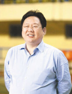 徐明[前實德集團、實德俱樂部董事長]