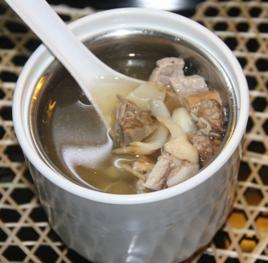 黨參百合燉豬肺 黨參百合燉豬肺