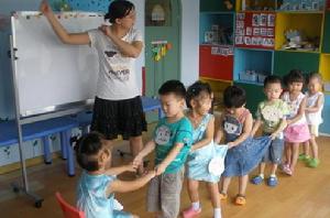 歌表演：拔蘿蔔