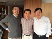 吳波與徐小平、王強合影