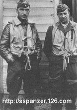 左為默爾德爾斯