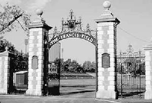 聖路易斯華盛頓大學佛朗西斯體育場 聖路易斯華盛頓大學佛朗西斯體育場