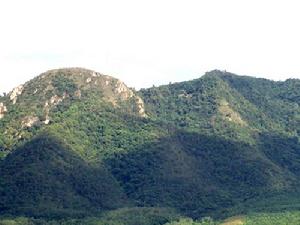 鏡泊湖毛公山 鏡泊湖毛公山