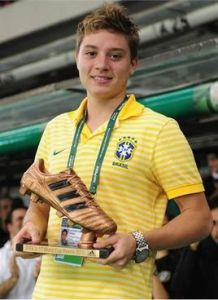 阿德里安·奧利維拉·塔瓦雷斯 阿德里安·奧利維拉·塔瓦雷斯