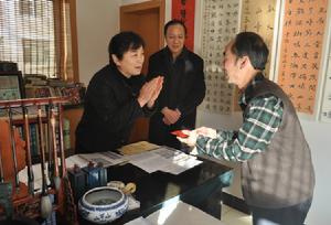 副市長田雁青春節看望文化名人李鼎峰