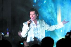  費翔演唱冬天裡的一把火