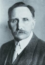 卡爾·豪斯霍費爾 卡爾·豪斯霍費爾