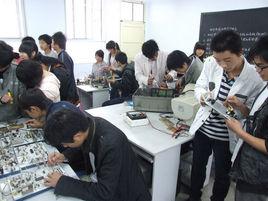 鎮巴縣職業中學 鎮巴縣職業中學