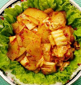 辣白菜炒土豆片 辣白菜炒土豆片