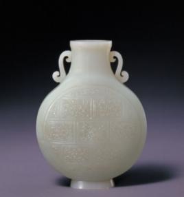 清青玉勾雲紋寶月瓶 清青玉勾雲紋寶月瓶