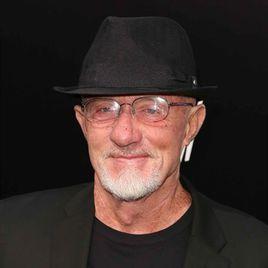 喬納森·班克斯 喬納森·班克斯