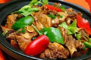 排骨燜豆腐 排骨燜豆腐