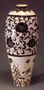 磁州窯白釉黑花牡丹紋梅瓶 磁州窯白釉黑花牡丹紋梅瓶