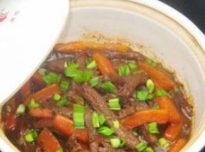 牛肉胡蘿蔔砂鍋煲 牛肉胡蘿蔔砂鍋煲