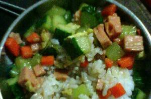 胡蘿蔔黃瓜炒火腿