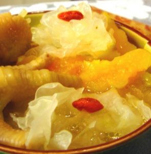 荔枝雞爪湯 荔枝雞爪湯