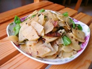 土豆香腸乾鍋 土豆香腸乾鍋