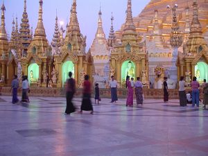 （圖）瑞光大金塔