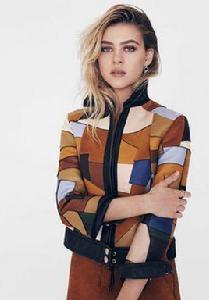 妮可拉·佩爾茨 妮可拉·佩爾茨