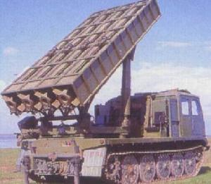 83式273毫米履帶式自行火箭炮