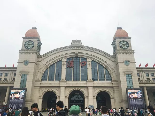 新漢口站修成了復古老車站的樣子