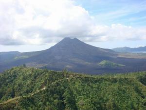 《火山雲歌送別》