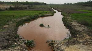 農田灌溉用水受到工業廢水廢渣污染