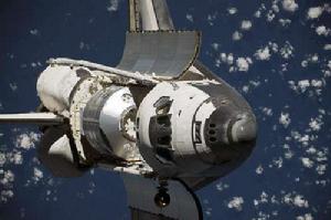 美國“發現”號太空梭在太空中的英姿。（資料圖片）