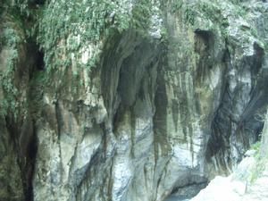 變質作用轉變成大理岩