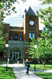 路易斯克拉克州立大學 路易斯克拉克州立大學