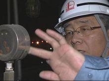 謝存義巡檢過程中查看儀表