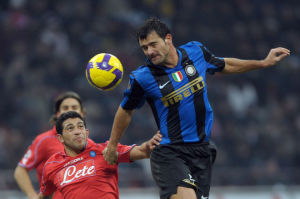 頭球擺渡 頭球擺渡