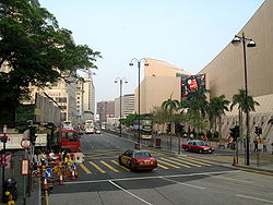 （圖）梳士巴利道之西南段，近星光行。