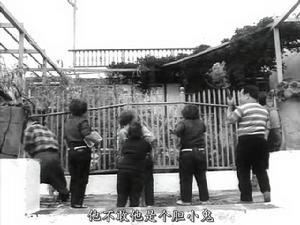 《侏儒也是同樣長大》 [電影] 劇照