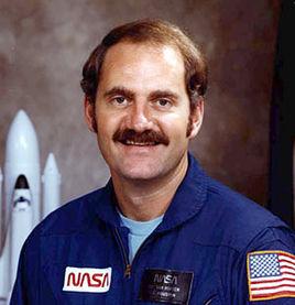 詹姆斯·范·霍夫騰 詹姆斯·范·霍夫騰