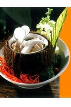 老椰子燉烏雞 老椰子燉烏雞